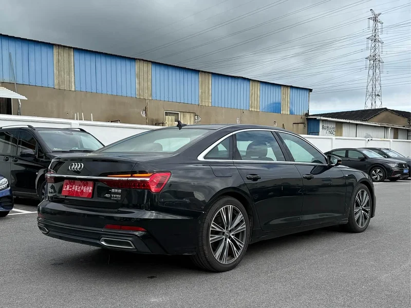 Audi A6L — фото 16
