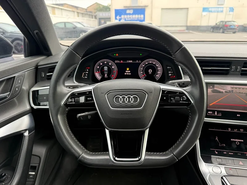 Audi A6L — фото 7