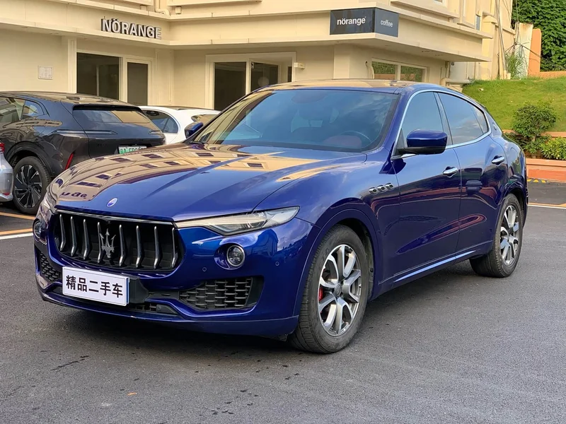 Maserati Levante — фото 1