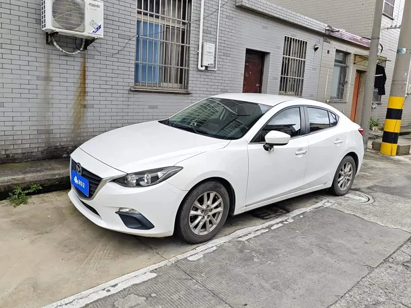 Mazda 3 Axela — фото 1
