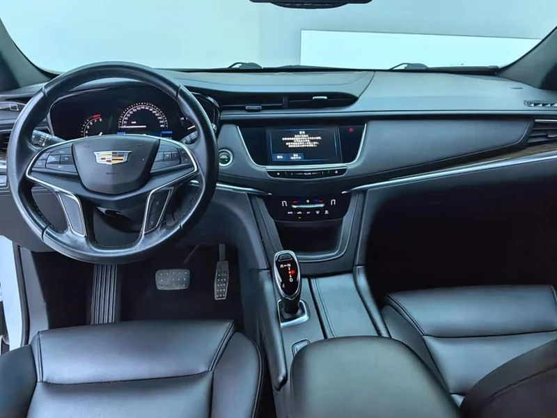 Cadillac XT5 — фото 12