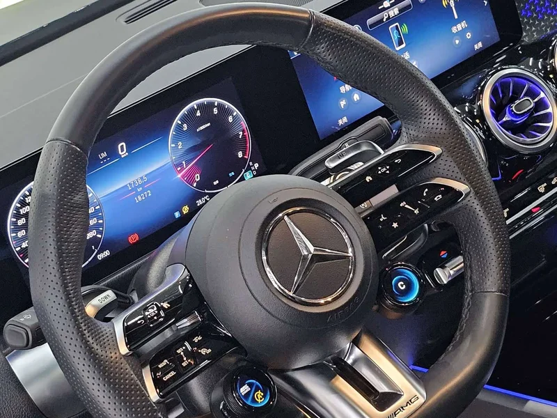 Mercedes-Benz GLB AMG — фото 5