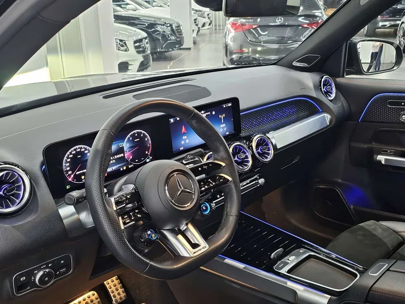Mercedes-Benz GLB AMG — фото 6