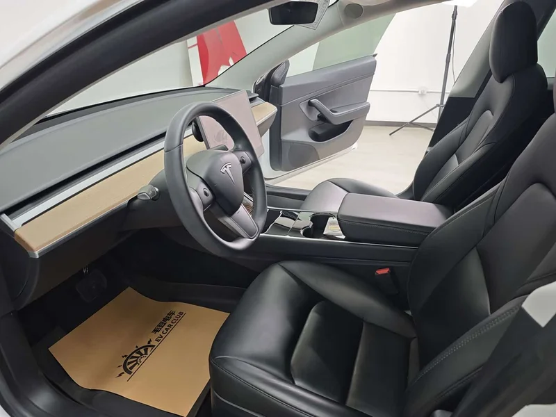 Tesla Model 3 — фото 11