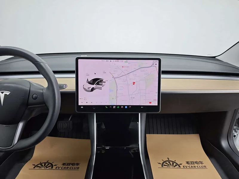 Tesla Model 3 — фото 13