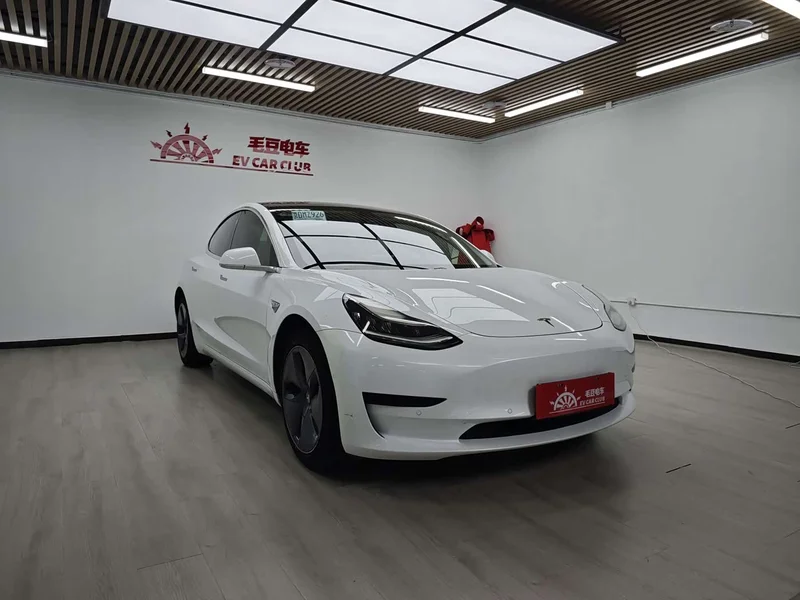 Tesla Model 3 — фото 2