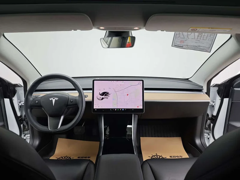 Tesla Model 3 — фото 29