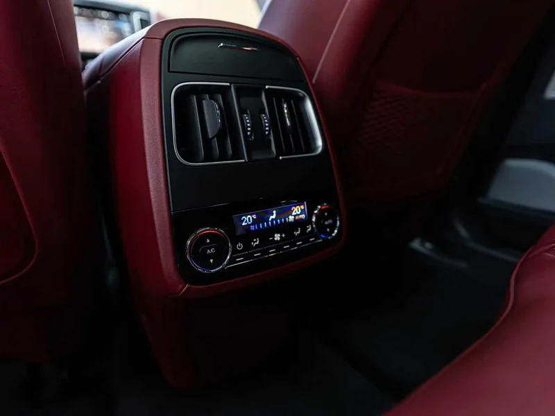 Maserati Levante — фото 14