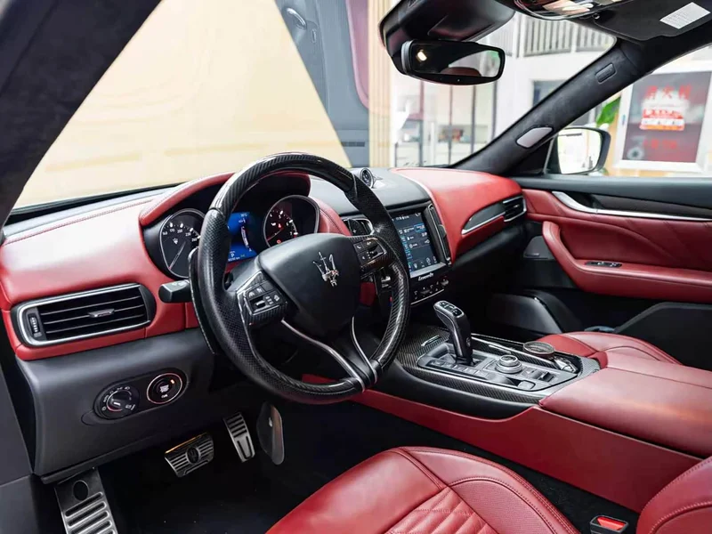 Maserati Levante — фото 6