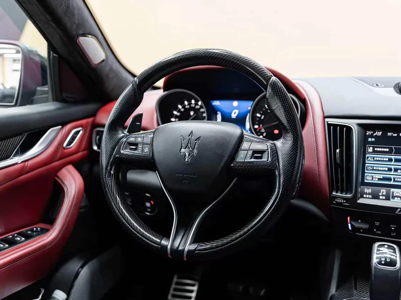Maserati Levante — фото 8