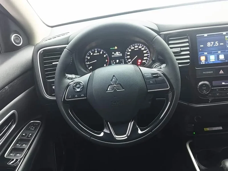 Mitsubishi Outlander — фото 15