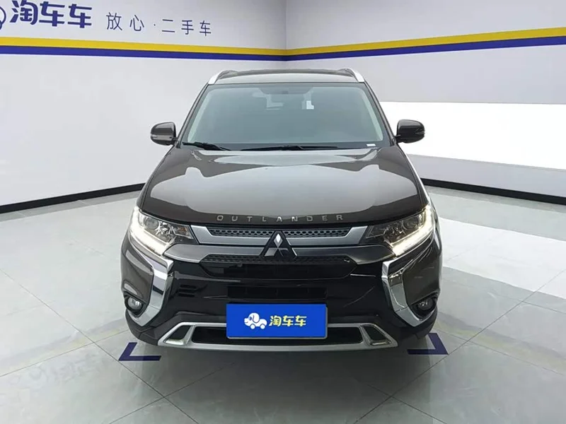 Mitsubishi Outlander — фото 2