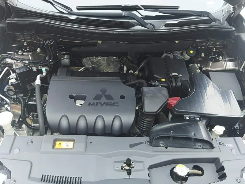 Mitsubishi Outlander — фото 10