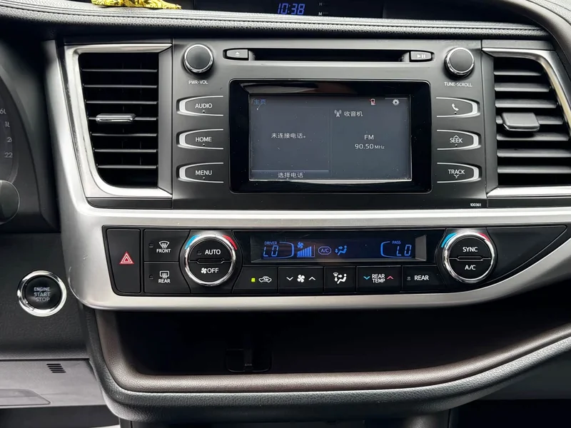Toyota Highlander — фото 11