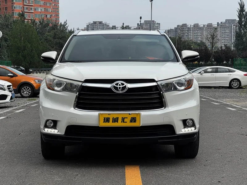 Toyota Highlander — фото 2
