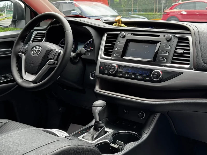 Toyota Highlander — фото 28
