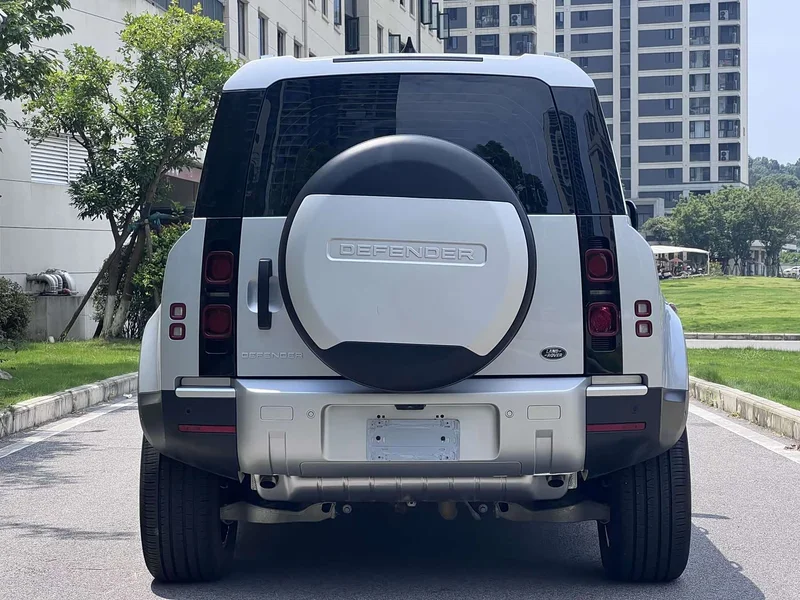 Land Rover Defender — фото 8