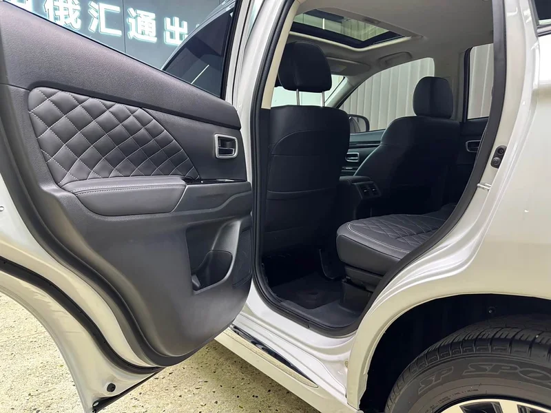 Mitsubishi Outlander — фото 13