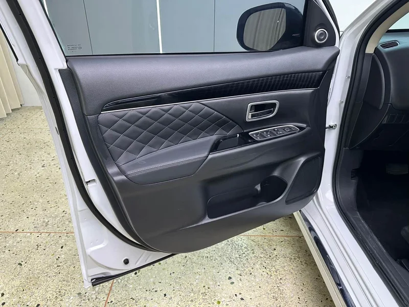Mitsubishi Outlander — фото 14