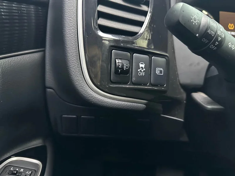 Mitsubishi Outlander — фото 17