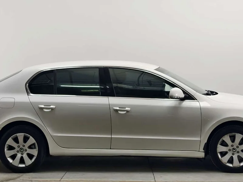 Volkswagen Superb — фото 8