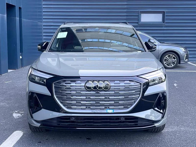Audi Q4 e-tron — фото 2