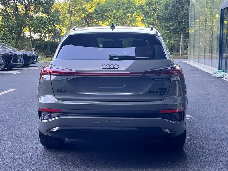 Audi Q4 e-tron — фото 3