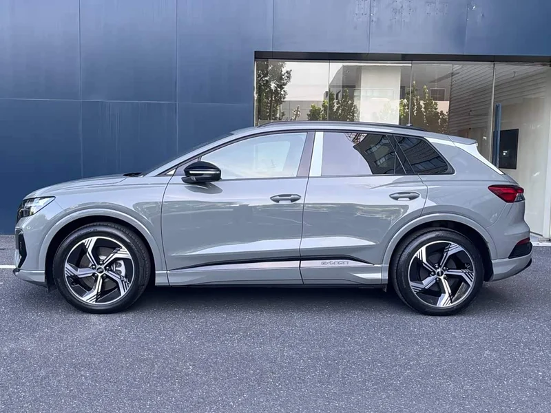 Audi Q4 e-tron — фото 4