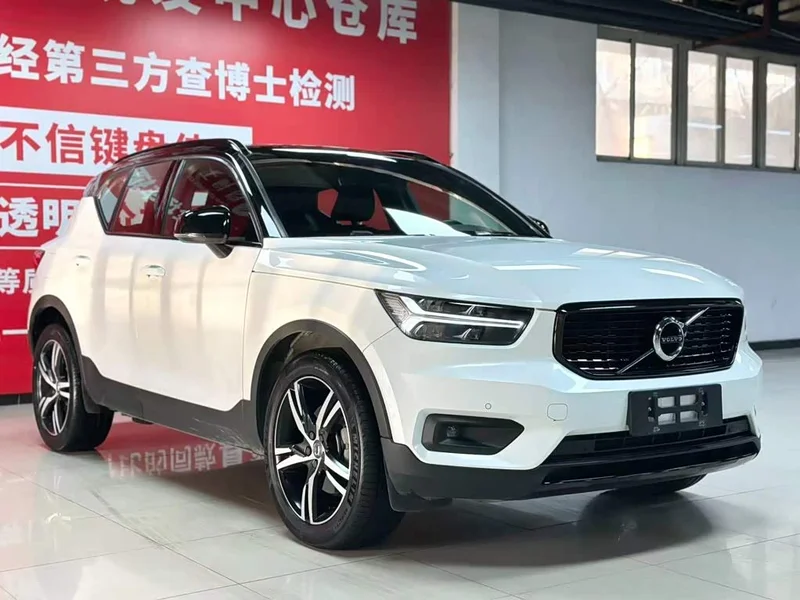 Volvo XC40 — фото 3