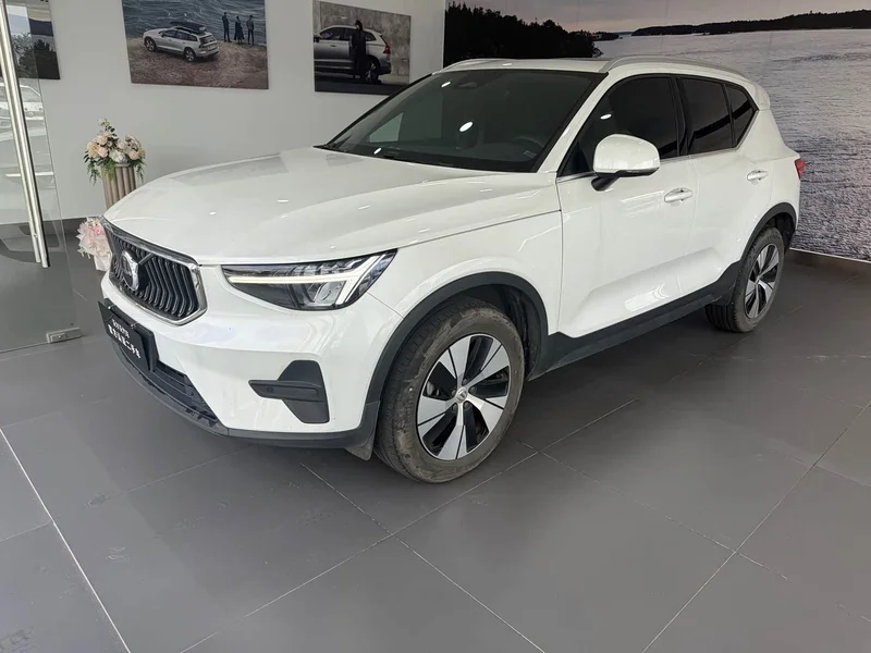 Volvo XC40 — фото 2