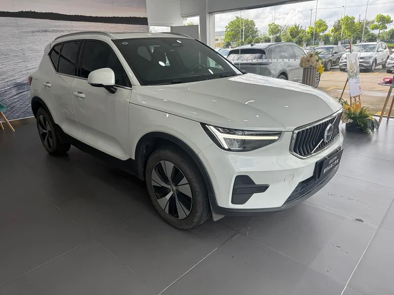 Volvo XC40 — фото 3