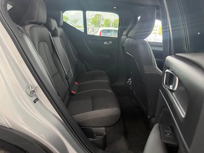 Volvo XC40 — фото 15