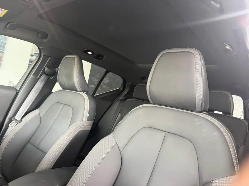 Volvo XC40 — фото 17