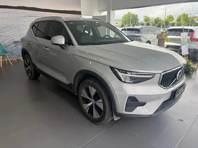 Volvo XC40 — фото 2