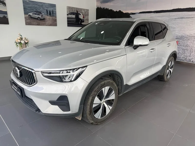 Volvo XC40 — фото 3