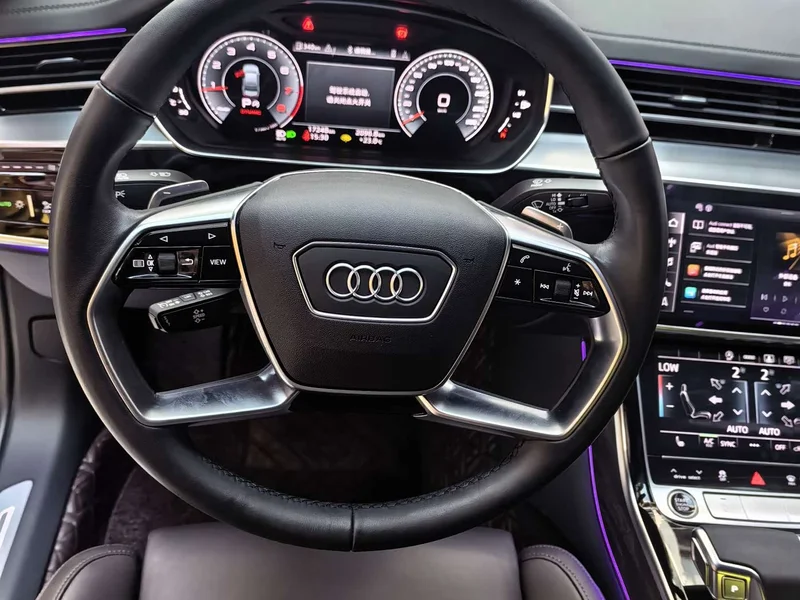 Audi A8 — фото 8