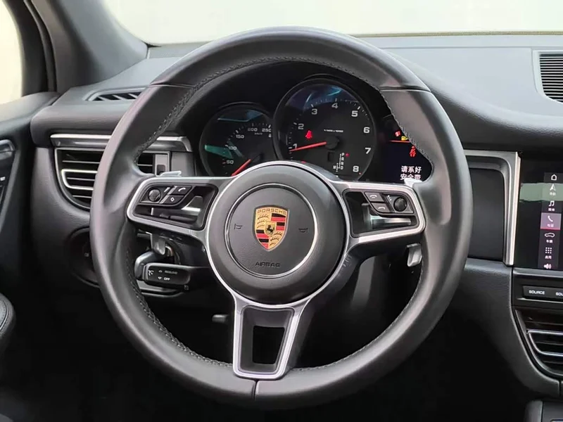 Porsche Macan — фото 10