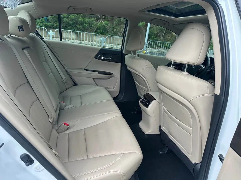 Honda Accord — фото 11