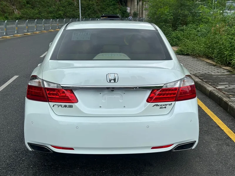 Honda Accord — фото 15
