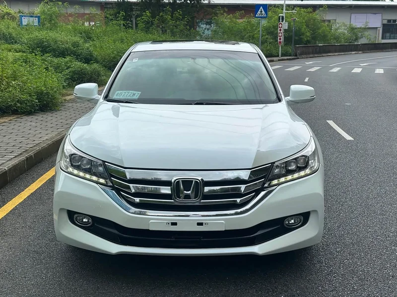 Honda Accord — фото 2
