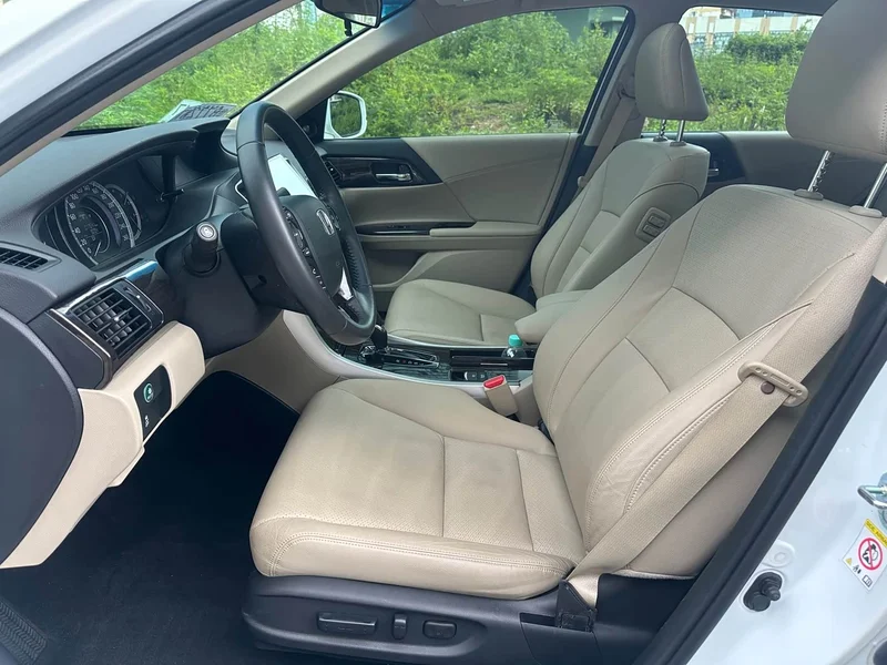 Honda Accord — фото 4