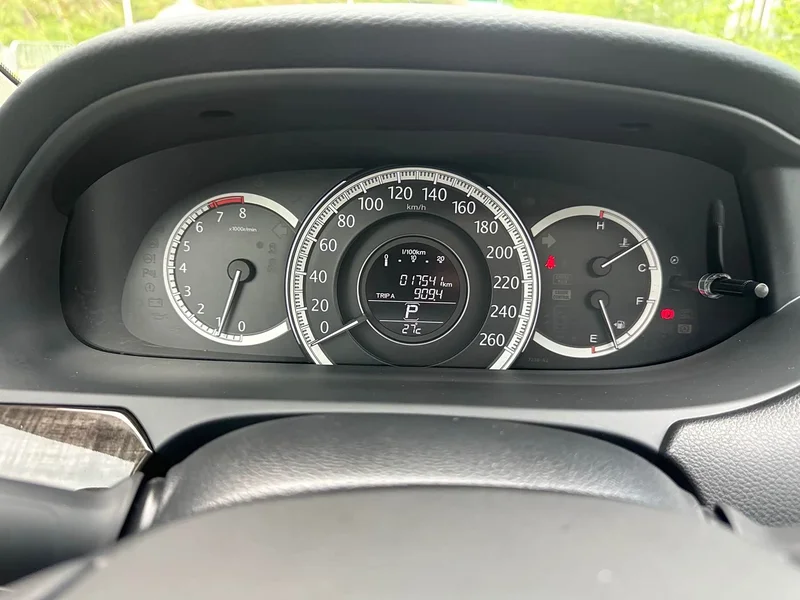 Honda Accord — фото 5