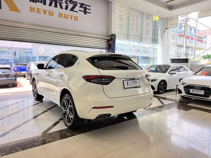 Maserati Levante — фото 19