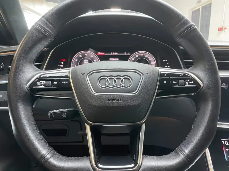 Audi A6L — фото 13