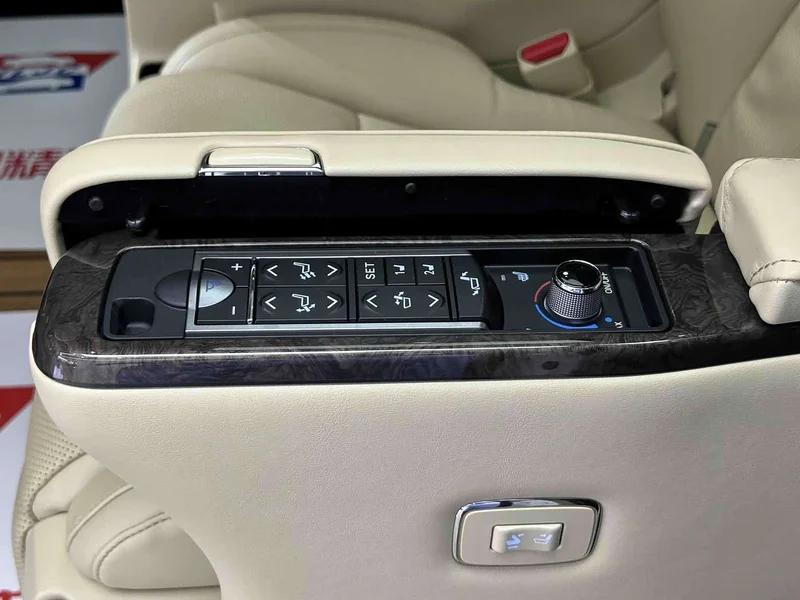 Toyota Alphard — фото 19