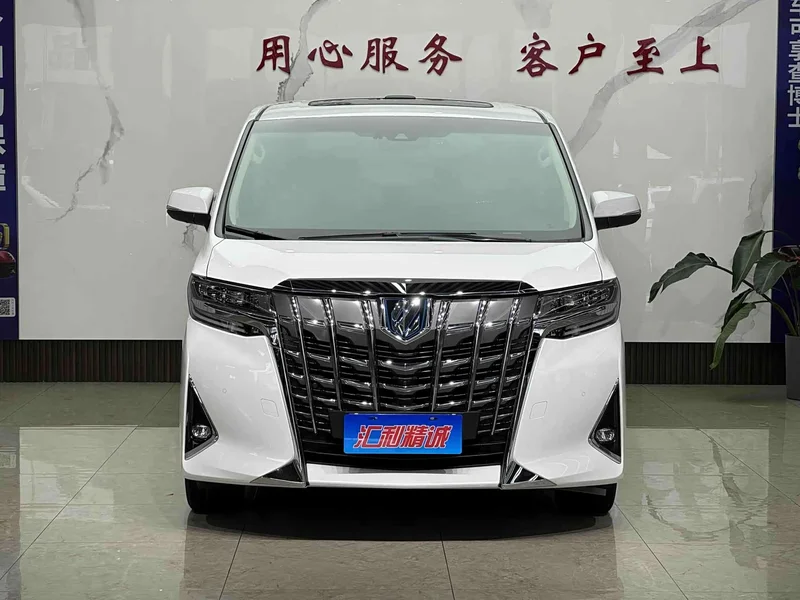 Toyota Alphard — фото 2