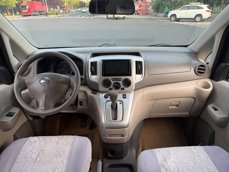 Nissan NV200 — фото 12