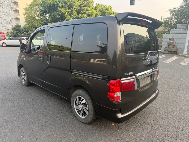 Nissan NV200 — фото 5