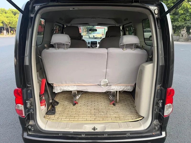 Nissan NV200 — фото 8