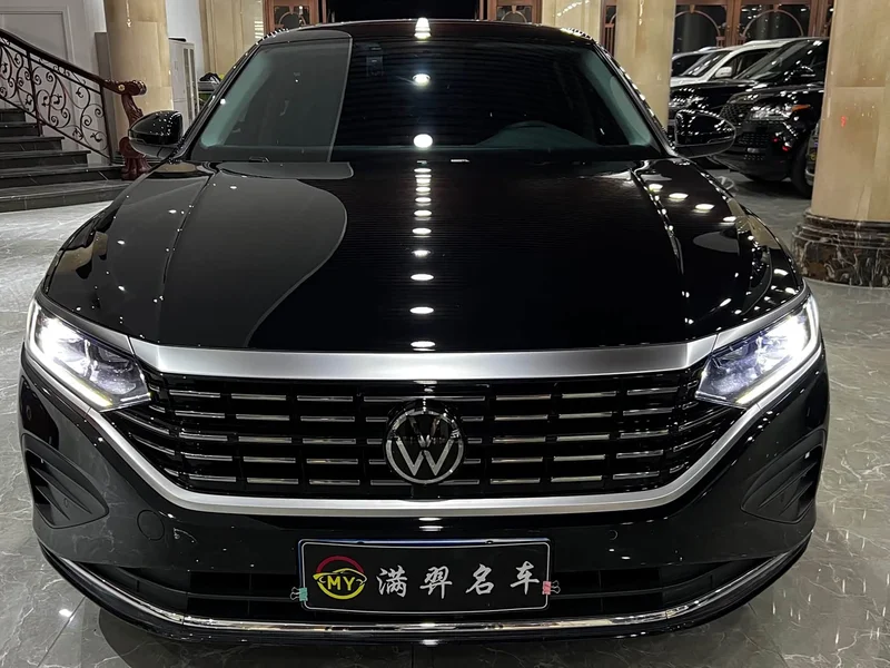 Volkswagen Passat — фото 1